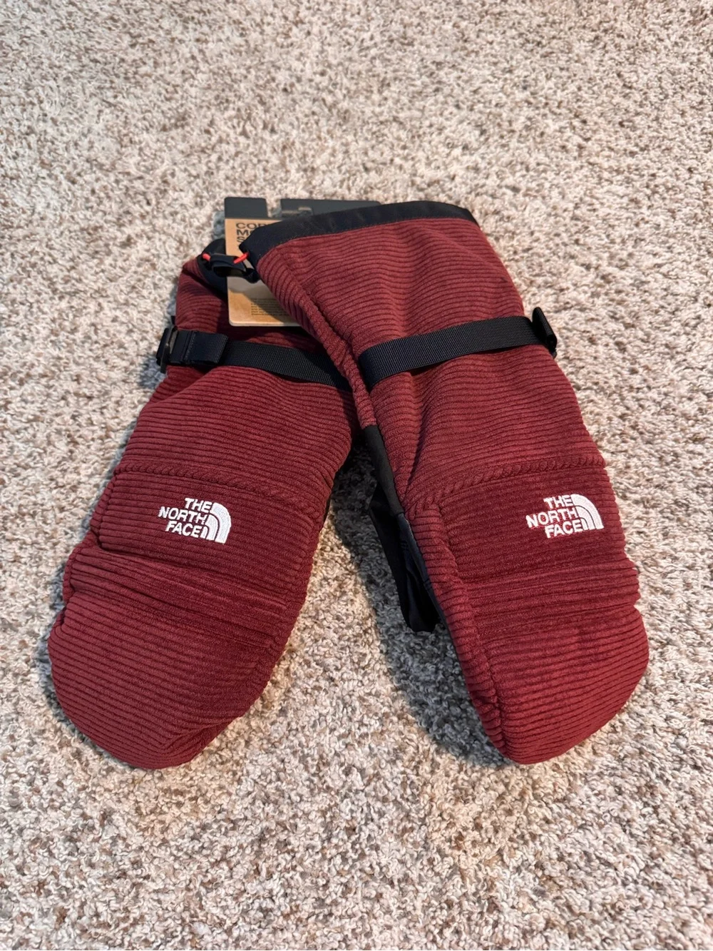 The North Face Burgundy Corduroy Montana Mitt- Men’s L